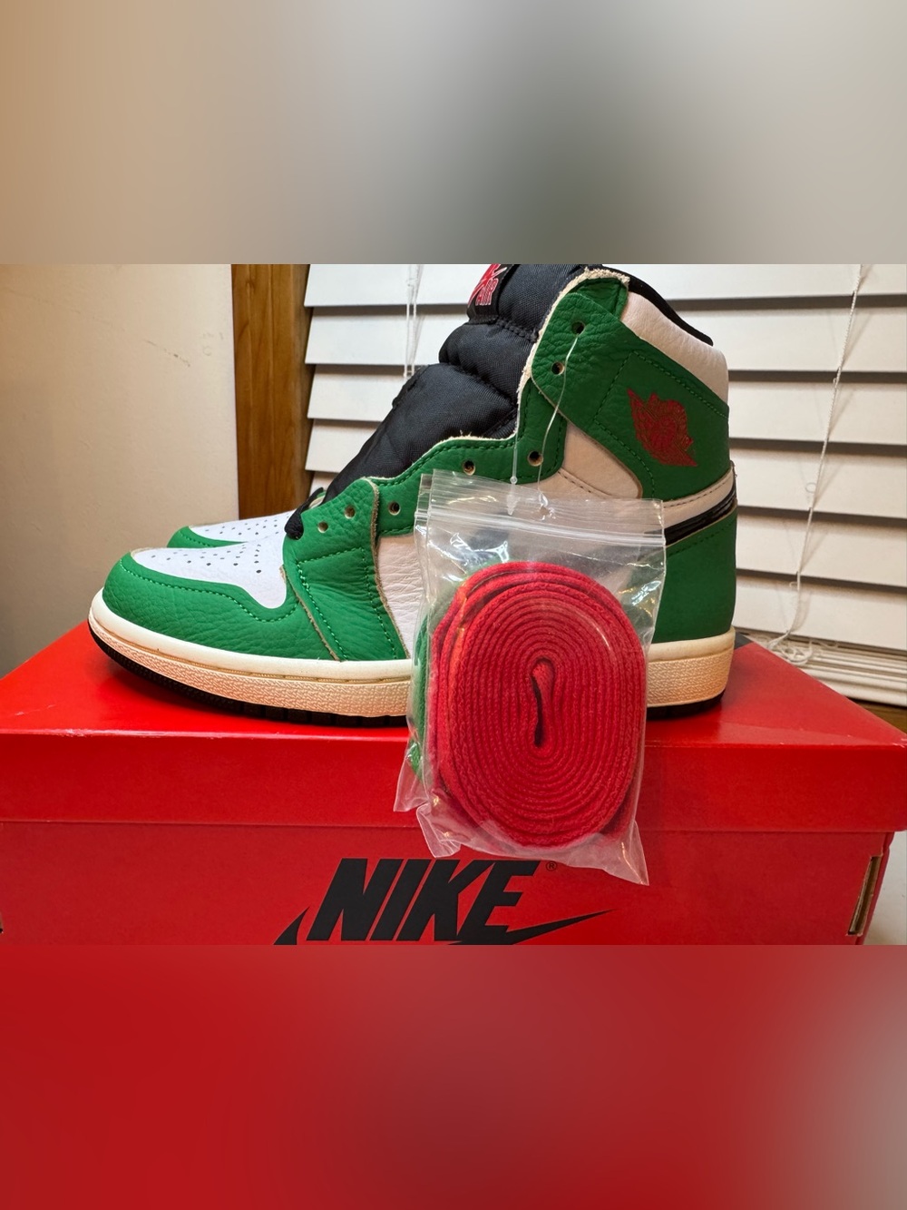 Women’s Air Jordan 1 High OG Lucky Green